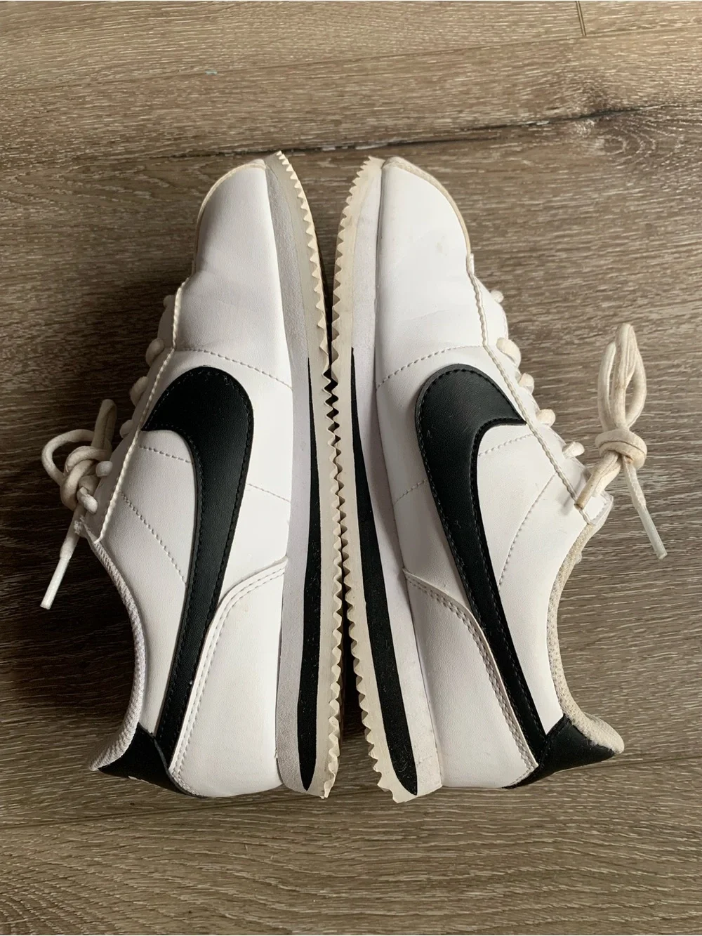 Nike Cortez Low Leather Shoes White Black Youth Sz 6Y Women’s Sz 7.5